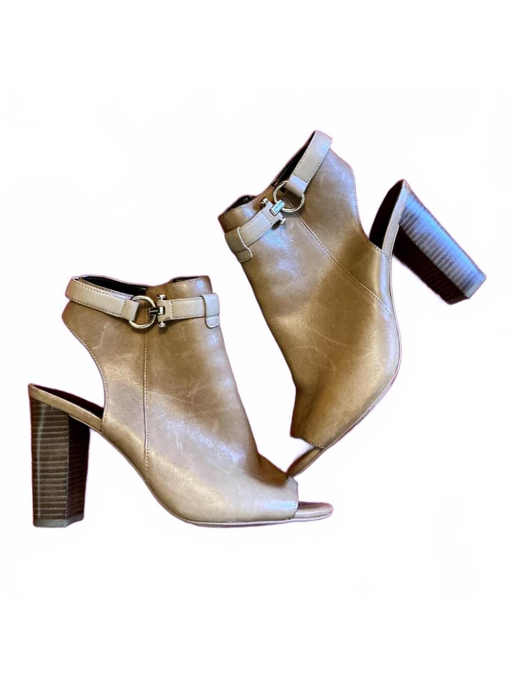 Coach New York Leather Lafayette Stacked Heel Open Toe Shoes Tan Gold Hardware 9